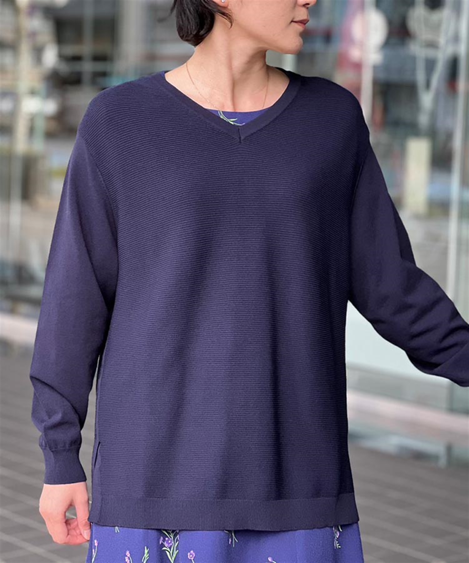 Vネック　ロングTシャツ 長袖 紫色 Lサイズ